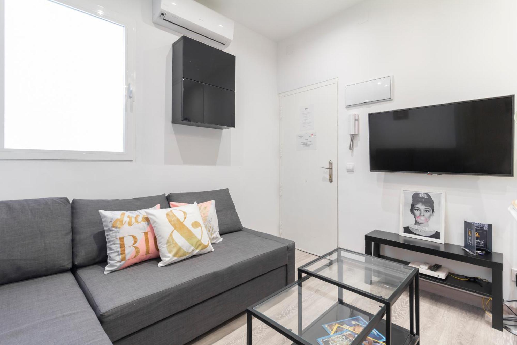 Ronda De Valencia Apartamento มาดริด ภายนอก รูปภาพ
